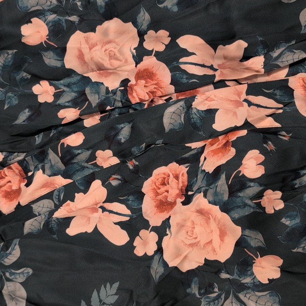 Floral Robe - Picture 2 of 3